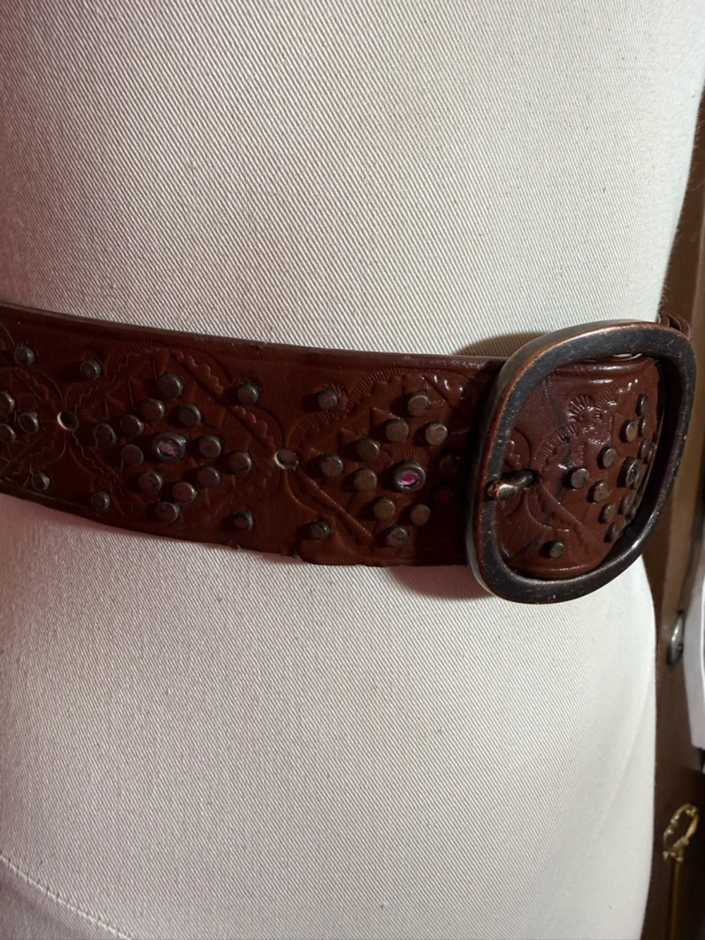 Lake Shore Drive Brown tooled leather Studded wide Vintage Western Belt large - Picture 13 of 17